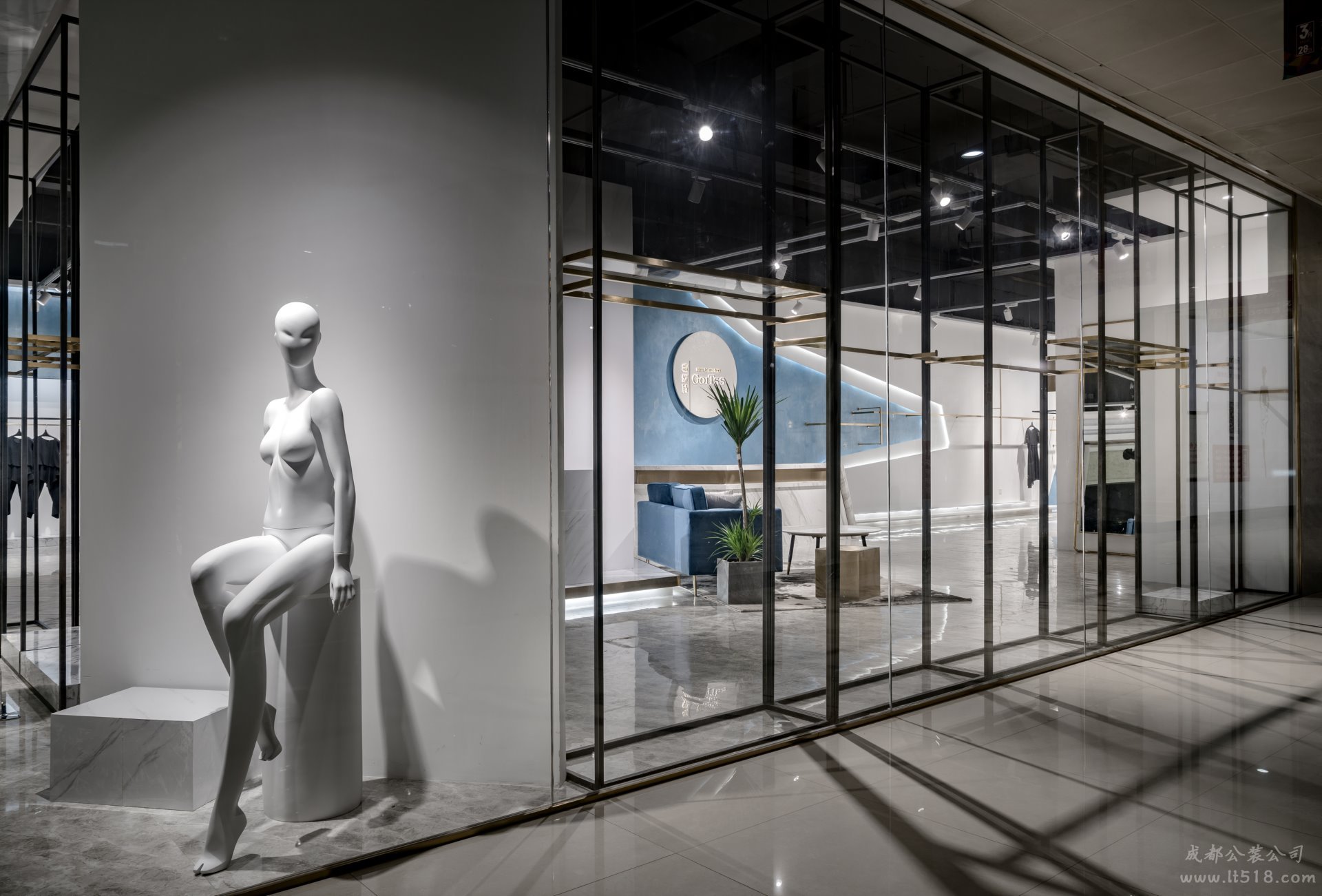 成都40平服裝店裝修如何設(shè)計呢？服裝店效果圖精選